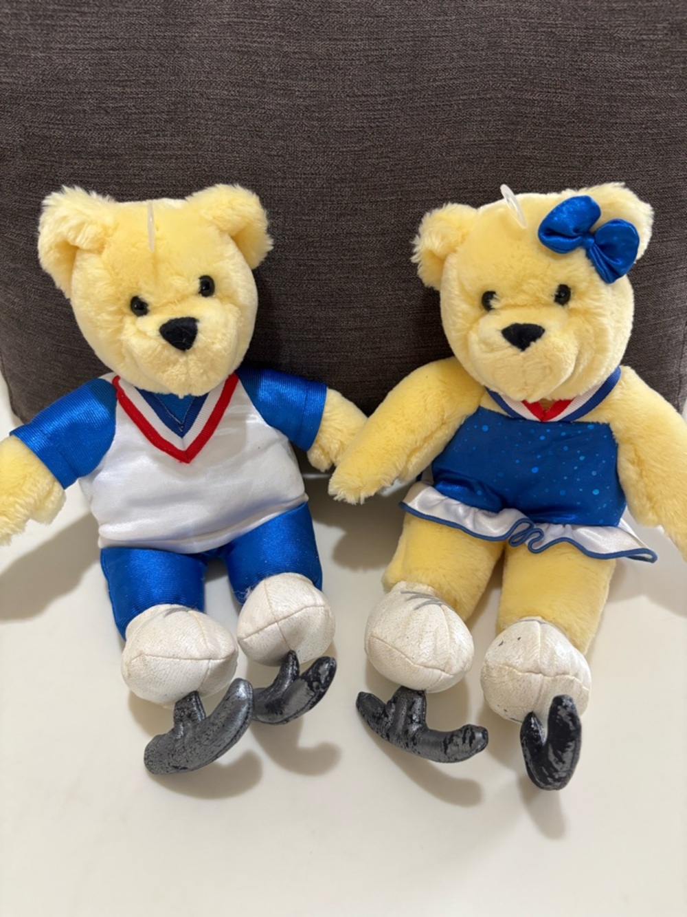 Hallmark Plush Figure Skater Kissing Bear Duo